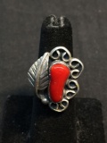 Oval 16x8mm Polished Coral Cabochon Center Feather & Filigree Decorated Old Pawn Native American