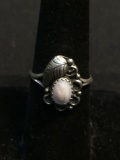 Oval 7x5mm Pink Mother of Pearl Center Feather & Scallop Detailed Old Pawn Native American Sterling