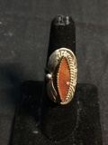 Oval Shaped 30x15mm Feather Detailed Old Pawn Native American Sterling Silver Ring Band w/ Resin