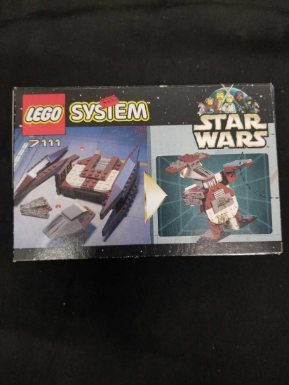 Factory Sealed LEGO STAR WARS System 7111