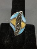 Milgrain Marcasite Detailed Wave Center w/ Dyed Blue & Natural Mother of Pearl Inlaid Design 28mm