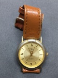 Vintage Gucci Quartz Leather Band Watch