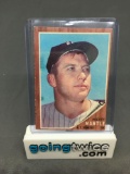 1962 Topps #200 MICKEY MANTLE Yankees Vintage Baseball Card from Estate Collection