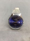 W Woor Branded Round 35mm Face w/ Date Stainless Steel Watch w/ Mesh Bracelet