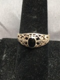 Oval 6x4mm Onyx Cabochon Center Filigree Detailed Shoulders Sterling Silver Ring Band