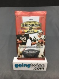 Factory Sealed 2009 Donruss Gridiron Gear Football 5 Card Pack