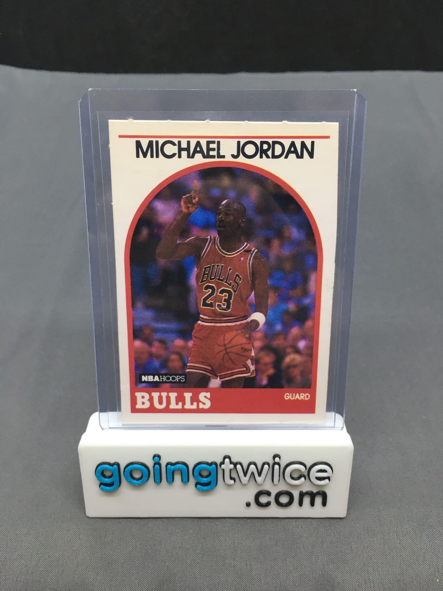 EXTREMELY RARE 1989-90 Hoops #200 MICHAEL JORDAN | Proxibid EXTREMELY RARE 1989-90 Hoops #200 MICHAEL JORDAN | Proxibid