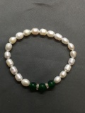 New! Beautiful White Natural Shape Freshwater Pearl w/ Green Jade Accents 7-8in Stretchable Bracelet