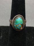 Rope Frame Detail Oval 13x10mm Turquoise Cabochon Center Split Shank Sterling Silver Ring Band