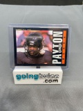 1985 Topps Football #33 WALTER PAYTON Chicago Bears Trading Card from Epic Collection