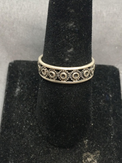 Floral Detailed 5mm Wide Sterling Silver Band