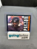 1985 Topps Football #33 WALTER PAYTON Chicago Bears Vintage Trading Card