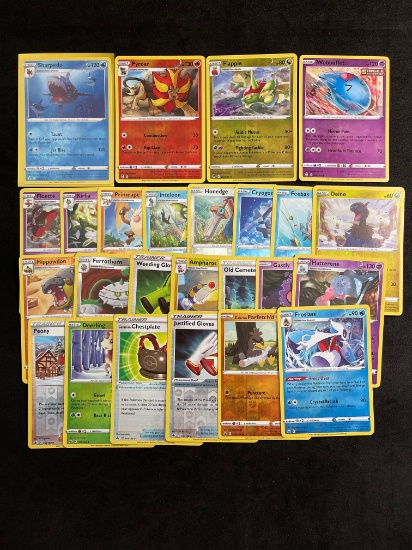 Lot of 25 Pokemon Reverse Holo Trading Cards From Large Collection