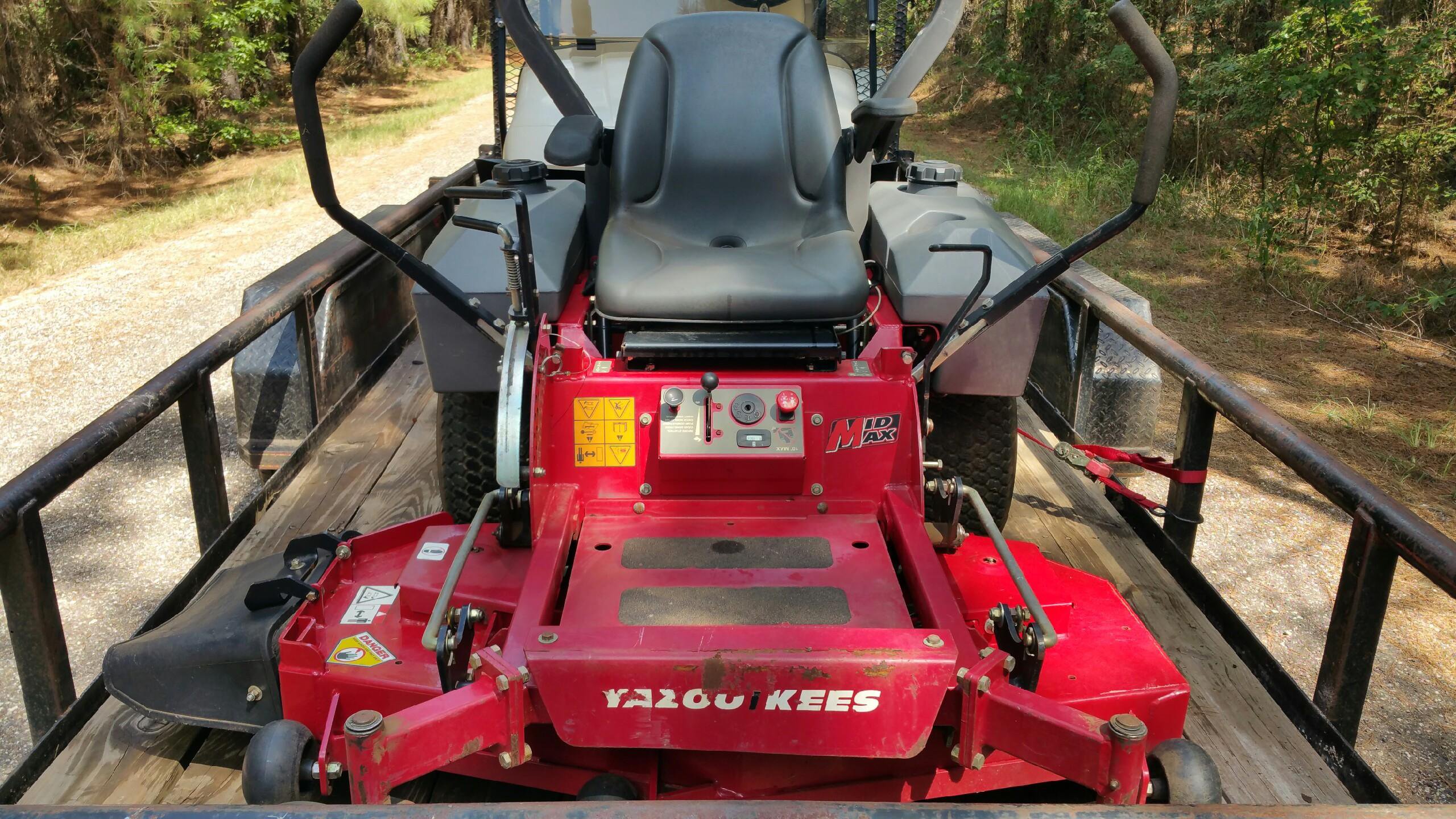 Lawn Yazoo Red Rider 61″ Yazoo Kees Max Commercial Zero Turn Mower