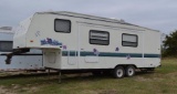 1998 Wilderness Camper - Full Kitchen, Shower, 2 Door Entry -TITLE