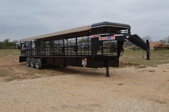 2014 NeckOver Stock Trailer - 32X6 FT - Rubber Floor, Moveable Gates, Gates Move to every Bow, Combo