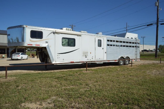 2012 Bison Stock/Combo - with Living Quarters, Mid-Tack, Slide Out, Full Kitchen, Full Bathroom,
