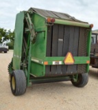 John Deere 535 Baler