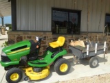 John Deere 100 Series Riding Lawnmower, 42