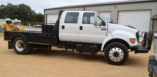 2000 Ford F-650 Super Duty 4-door Flatbed Truck, 6 speed, Dual