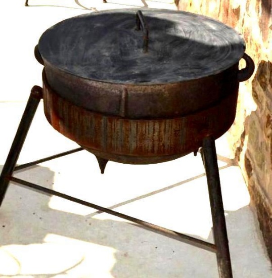 20 Gallon Cast Iron Kettle with Lid 22" diameter