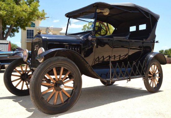 1921 Ford Model T - Touring Edition w/ Convertible Top, Leather Seats, Wooden Wheels