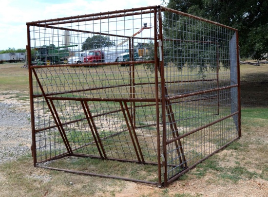 4 - 6' x 10' Hog Panels w/ Trap Door Gate