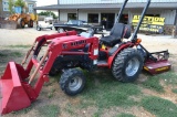 Mahindra 1815 HST 4WD Tractor w/ Loader and Shredder *Operator's Manuals Included*