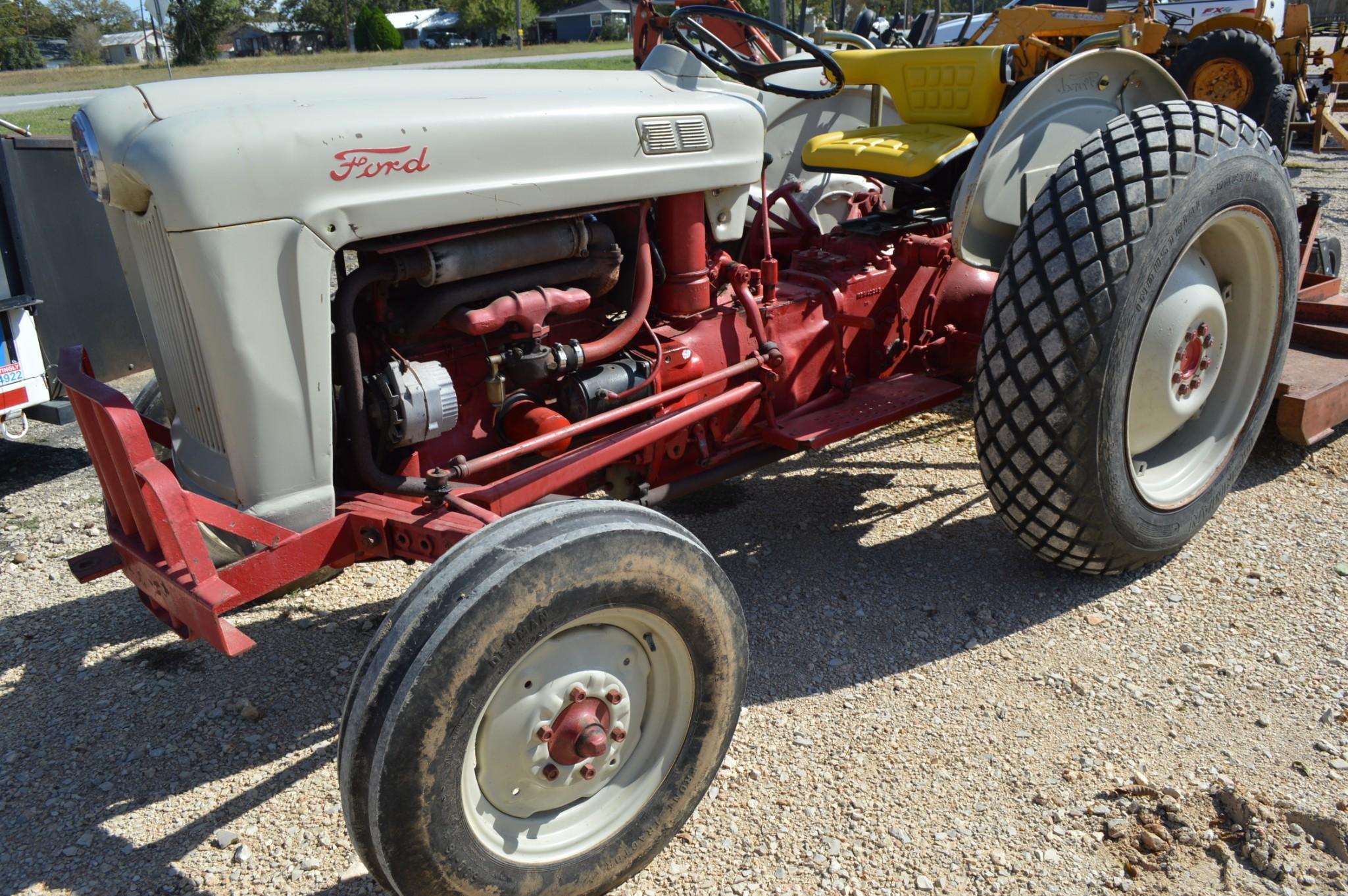 Ford 8N V12: The Hot Rod Lincoln... - Tractor Zoom, image size:2049x1362
