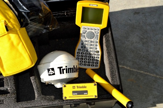 Trimble Pathfinder GPS TSC1 Data Collector w/ DGPS GPS and Antennae | Heavy Construction Equipment Light Equipment & Support Survey Equipment | Online Auctions Proxibid