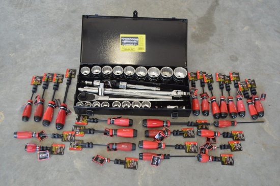 24 Piece 3/4" Drive Pro Powerbuilt Socket Set and Assorted Screw Drivers, Brand New