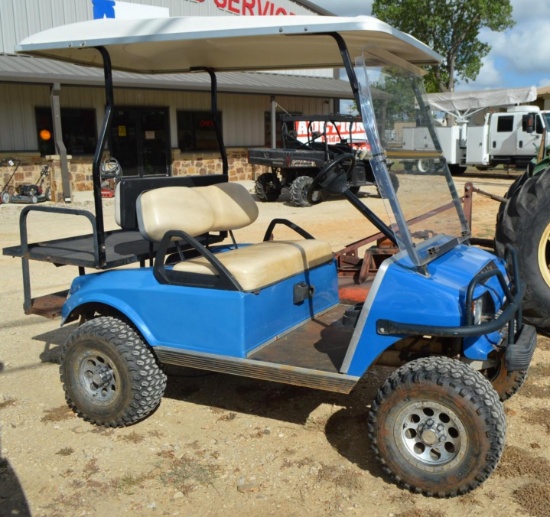 Electric Club Car with Windshield, Comes with Battery