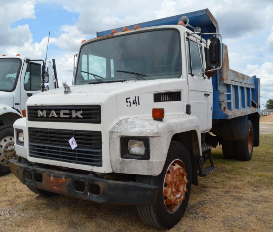 1989 Mack CS250P Diesel 5 Speed Single Axle Dump Truck