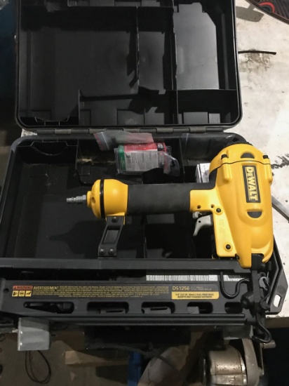 Dewalt Brad Nailer