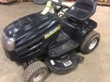 Yard Machines lawn tractor. 17hp Twin Briggs and Stratton, 42
