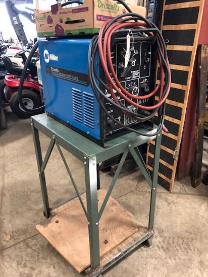 Miller CC-AC/DC welding power source. Works good. Beautiful. Comes with everything in pic