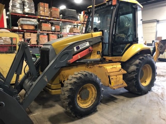 2003 Volvo BL70 Backhoe. 4x4, full cab, heat/AC, w/ 4/1 bucket,