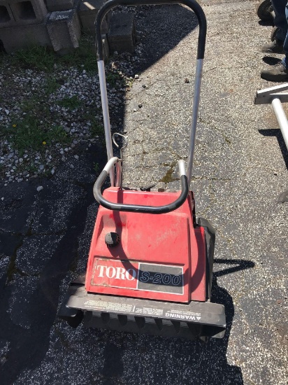 Toro S-200 Snow blower