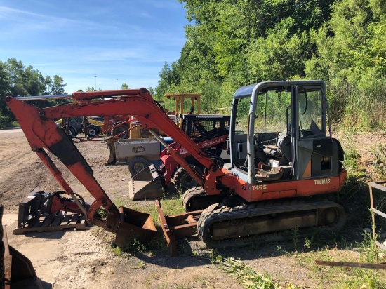 2004 Thomas T45S diesel excavator with bucket and blade. Serial number: NS4520310. Hours unknown.