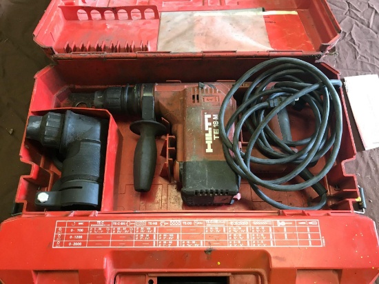 Hilti TE-18 M Hammer Drill with case, powers on