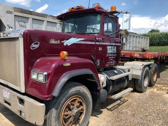 1987 Mack Super Liner RW713 Tractor w/Wet Line