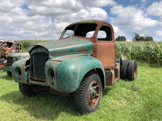 Vintage 1959 Mack B model chassis and frame