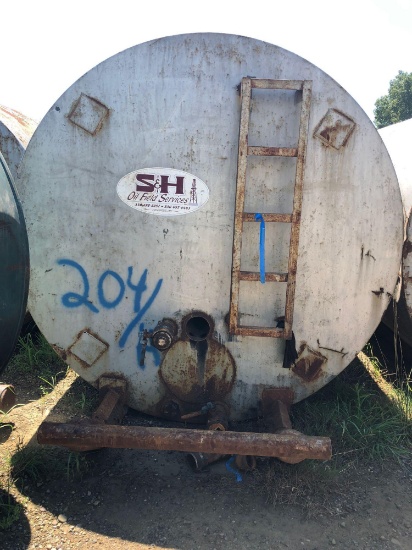 Choice of 300 barrel frac tanks