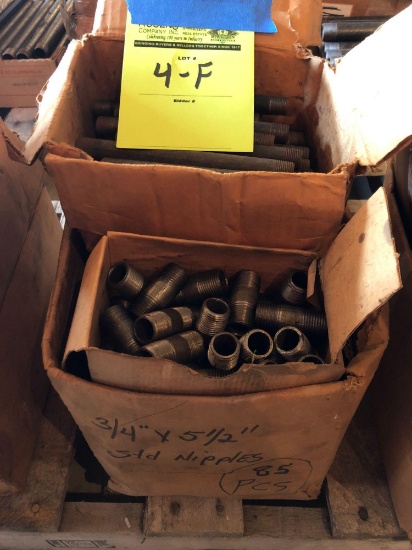Lot of approx (85) 3/4 in x 5.5 in steel pipe nipples, and..