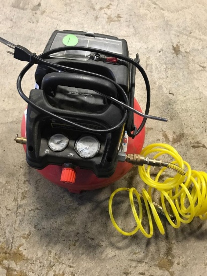 2 gallon air compressor, powers on