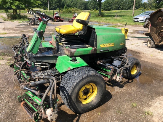 John Deere 3215B- 5 Coil Greens Mower