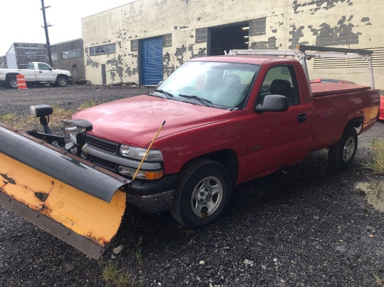 2001 Chevy Silverado 1500 4x4 Plow Truck