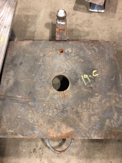 Forklift plate attachment with ball.