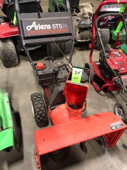 Ariens ST524 Snow Blower