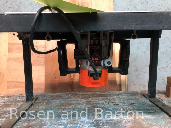 Router table w/ Router